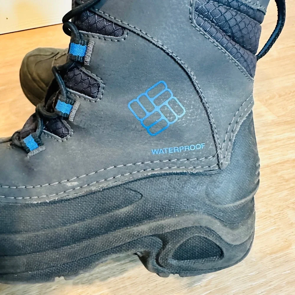 Columbia‎ Bugaboot Plus IV Snow Boots Kids Size 3 Grey Blue Waterproof Omni-Heat